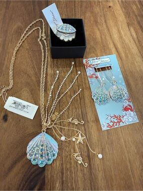 Betsey Johnson Iridescent Aqua Shell Necklace, earrings and Ring set